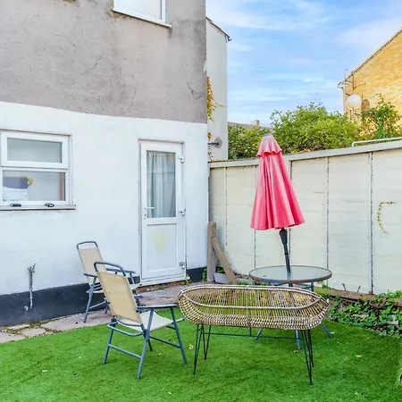 Modern 2 Bed Apartment Close To Westfield Stratford Mall With Garden